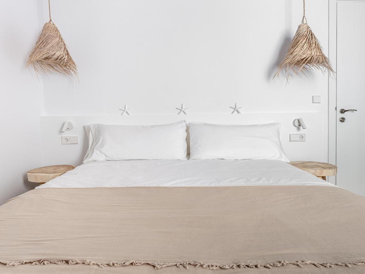 סיוטאדלה S'Enclova Petit Hotel מראה חיצוני תמונה