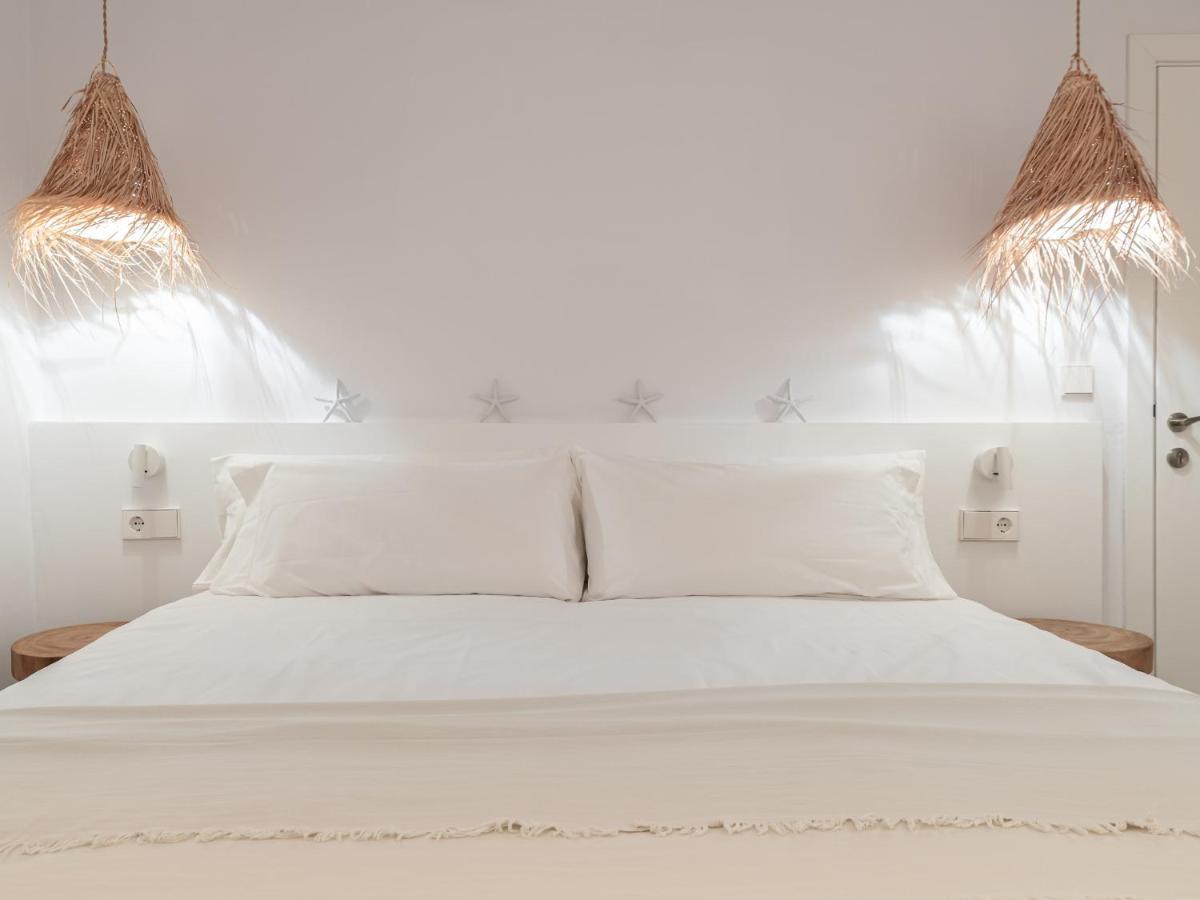 סיוטאדלה S'Enclova Petit Hotel מראה חיצוני תמונה