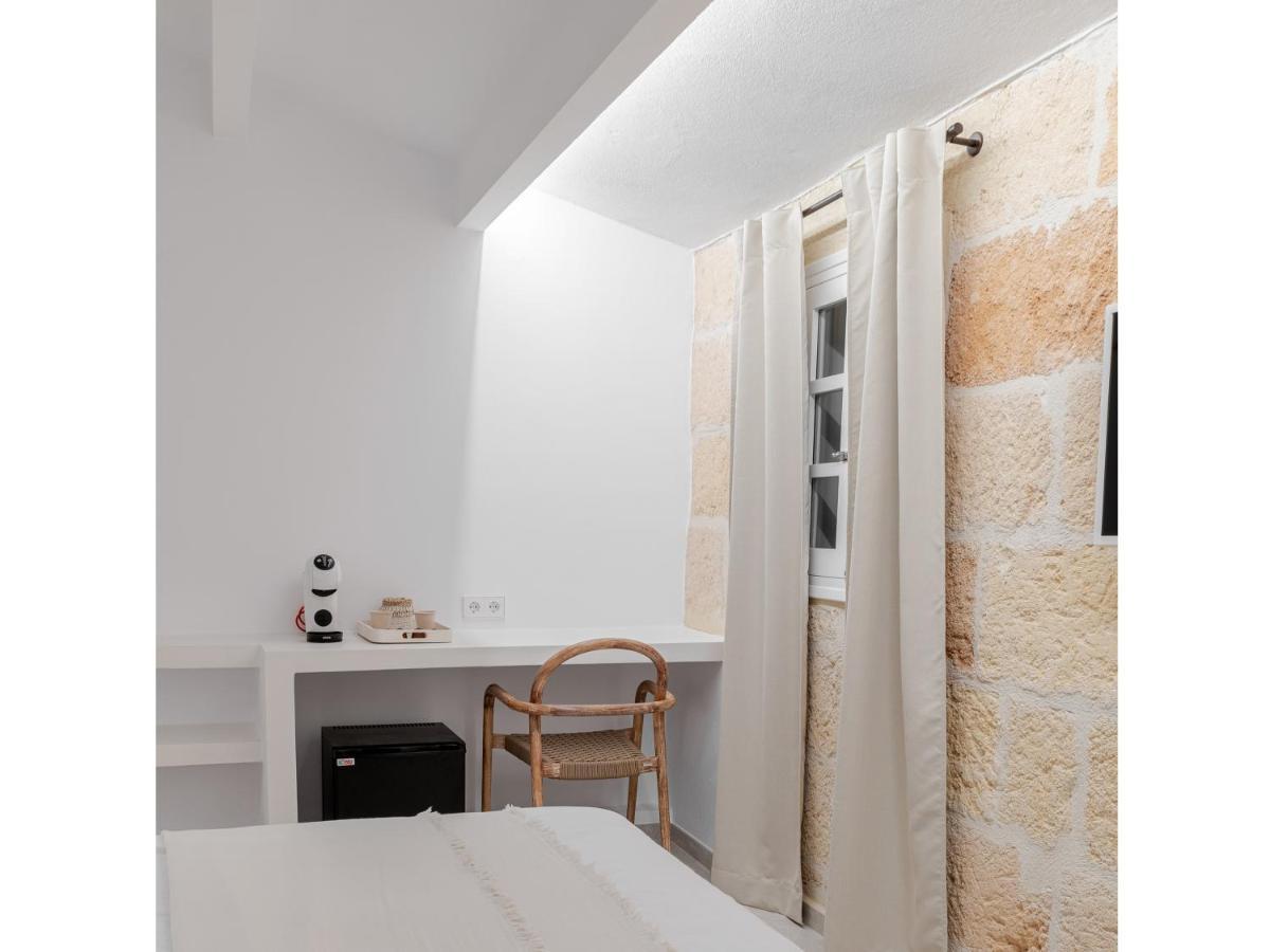 סיוטאדלה S'Enclova Petit Hotel מראה חיצוני תמונה