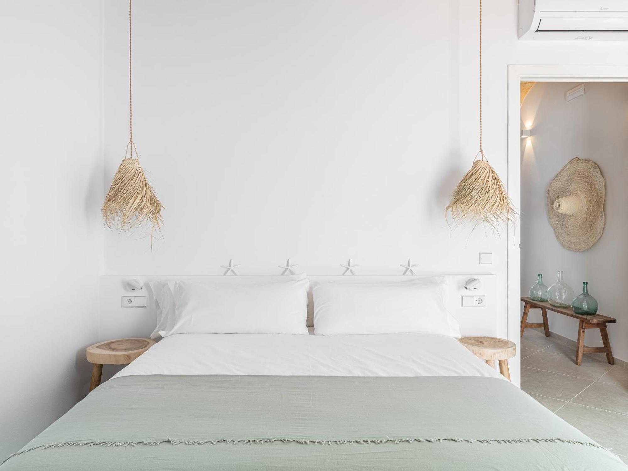 סיוטאדלה S'Enclova Petit Hotel מראה חיצוני תמונה